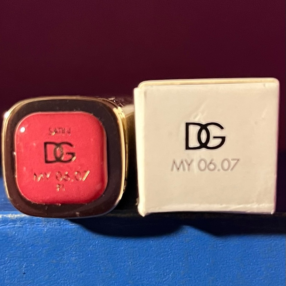 DOLCE & GABBANA Lipstick Shade 06.07 (a raspberry pink) (BNIB)💄💄 - Picture 4 of 6